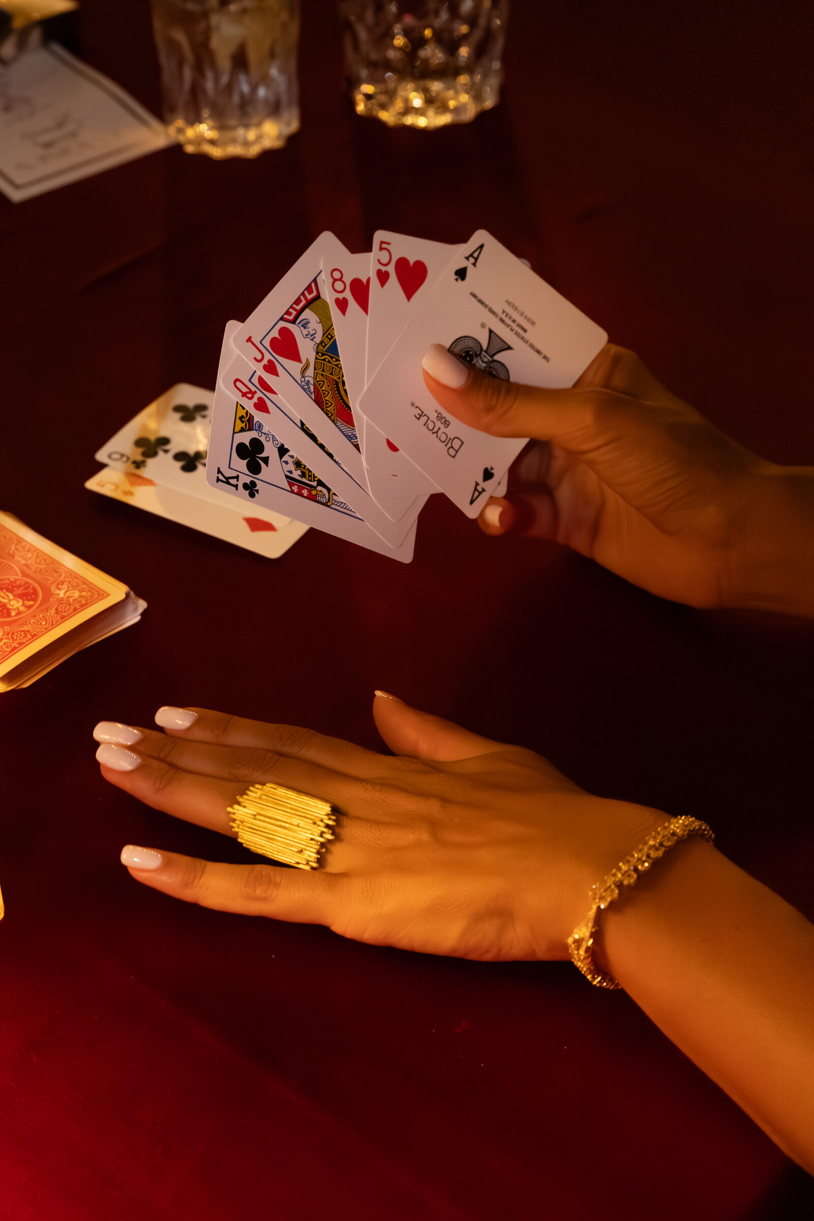 Una partita a carte dopo cena
